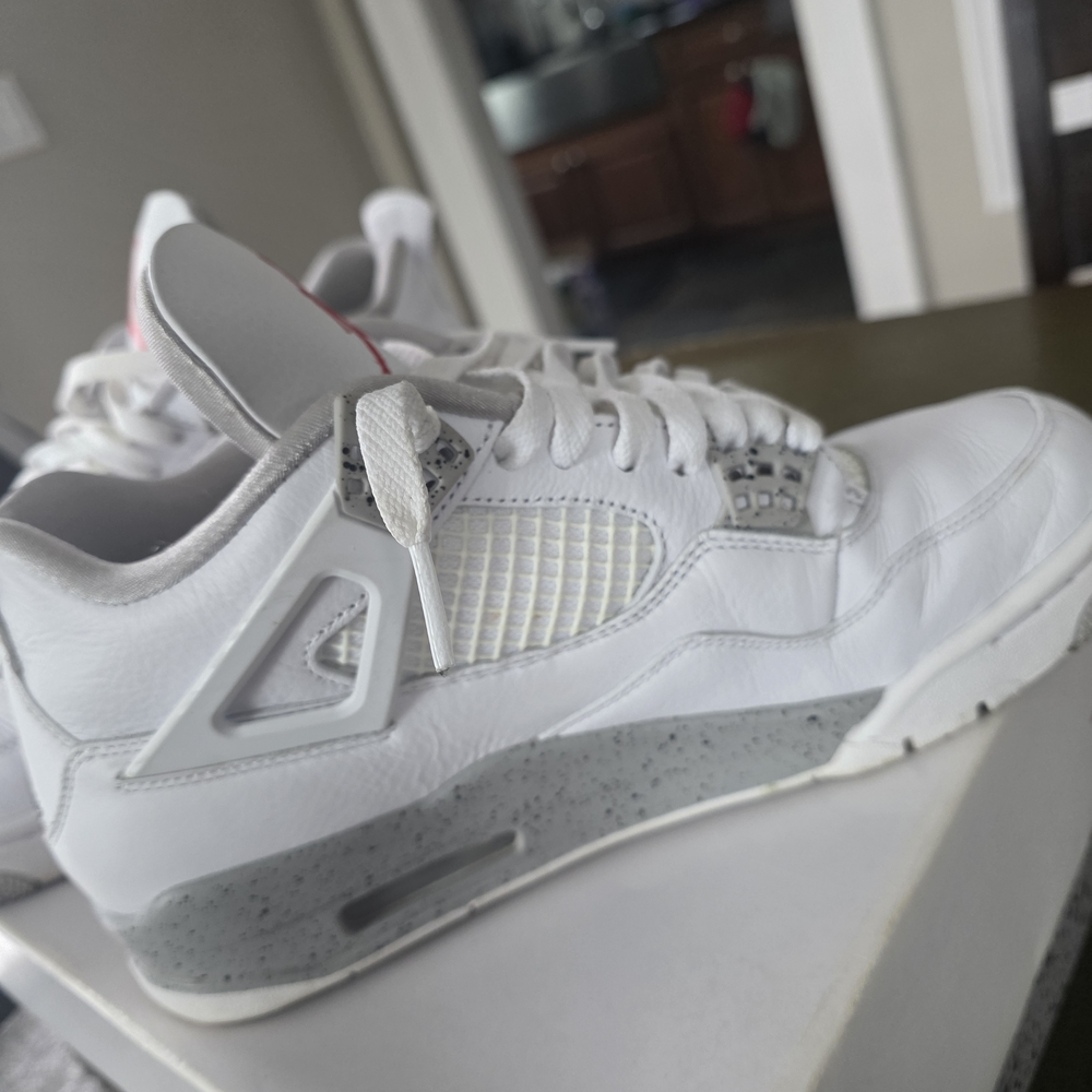 Jordan White Oreo 4s Mens Sneakers in White with Red Accents - Picture 3 of 8